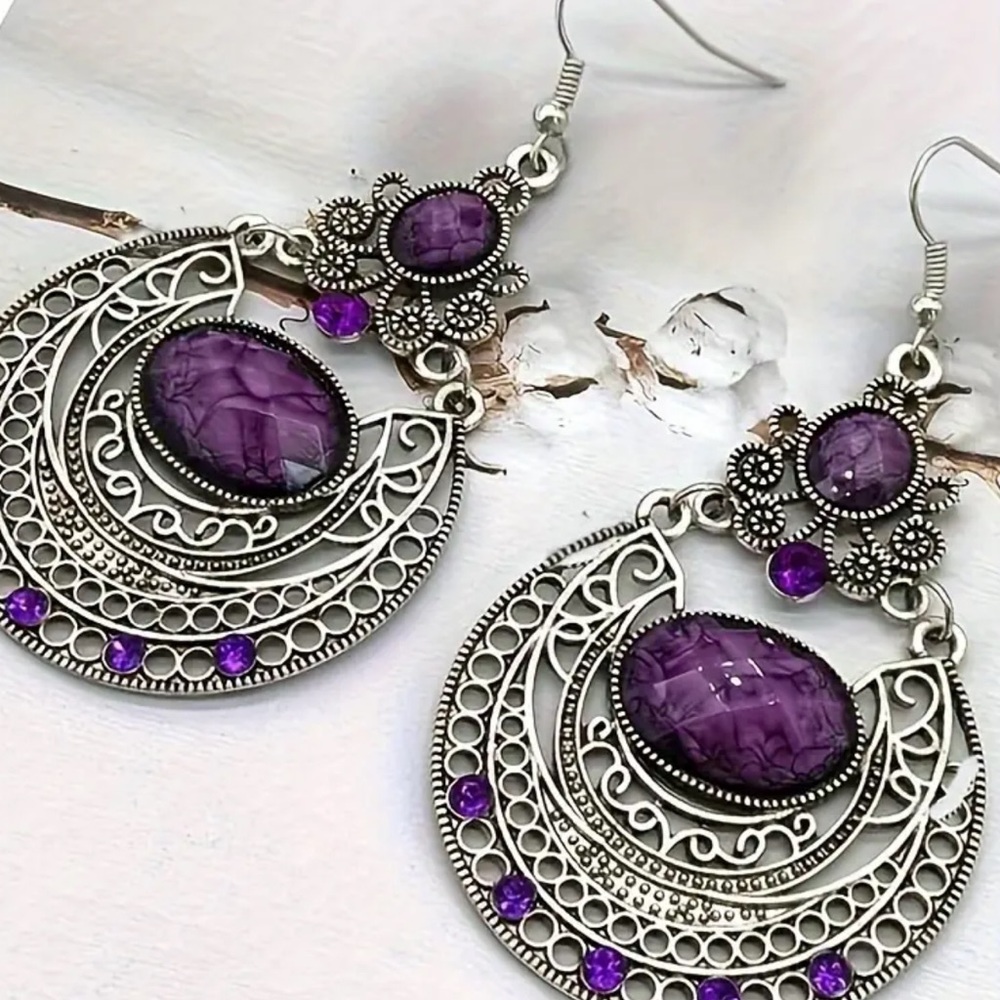 NWOT - Ornate Silver and Purple Dangle Earrings with Intricate Detailing